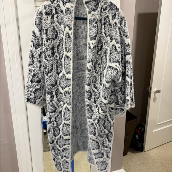 Anthropologie NWOT Chic Black and White Long Cardigan O/S - Picture 3 of 14